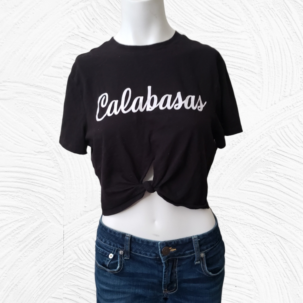 Kendall & Kylie small Calabasas black white cropped cotton tie tshirt